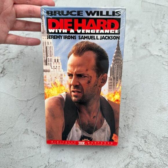 New Sealed Bruce Willis Die Hard With A Vengance VHS - Picture 1 of 6
